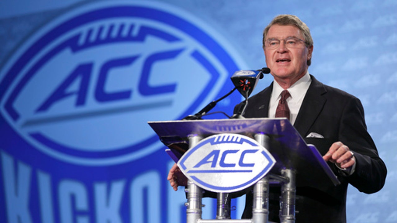 The Latest: UNC's Fedora to tone down sideline antics
